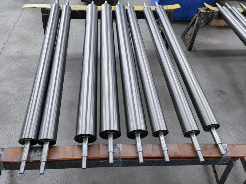 Plastic sheet haul-off roller section